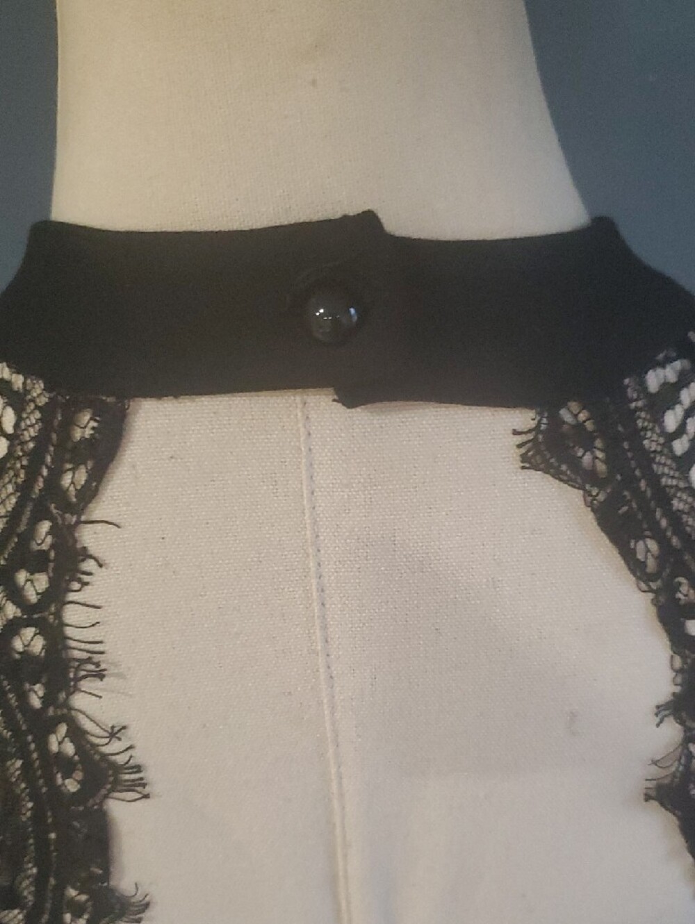 Lulu's Black Crop Top Size L - Picture 3 of 11
